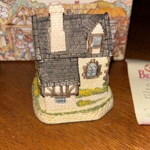 Charming Cottage Figurine by David Winter